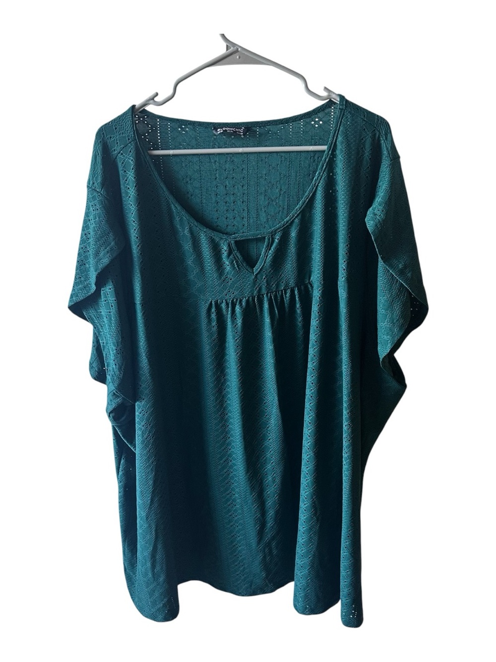 Women’s Emerald green eyelet Scoop Neck flutter sleeve blouse size 30